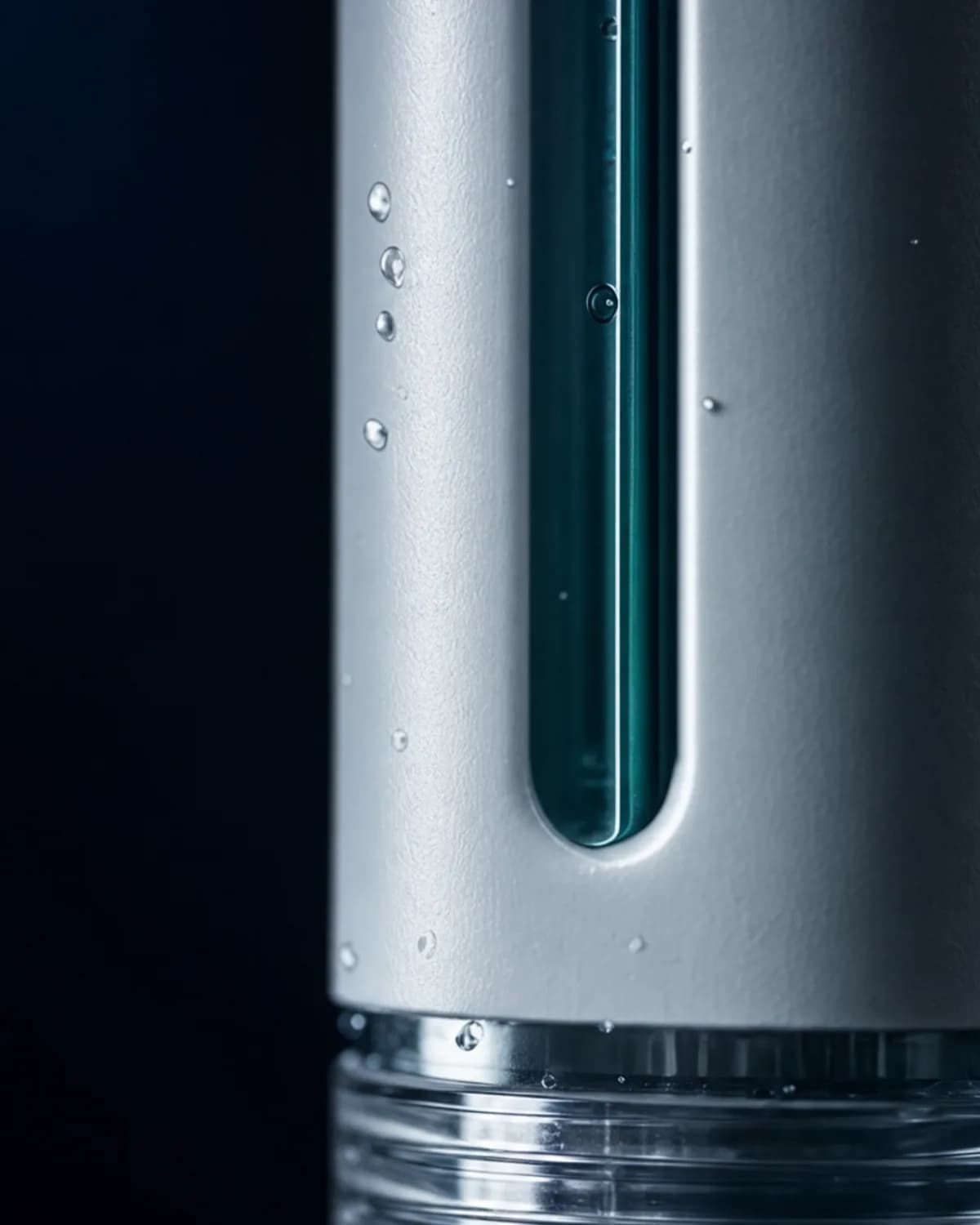 Macro of the Bacillus F applicator pen